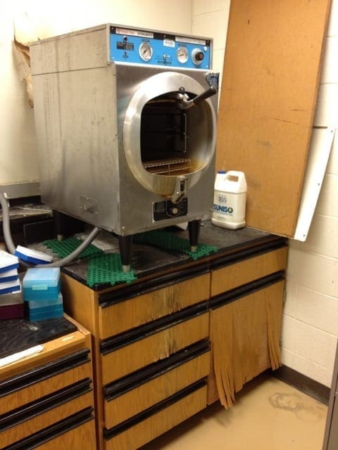benchtop autoclave installation mistake—poor venting